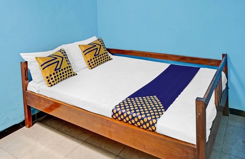 Patrang Hotel | OYO 90729 Sekar Guest House Jember