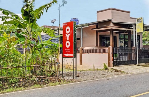 Pameungpeuk Hotel | OYO 91334 Permata Papua Guest House