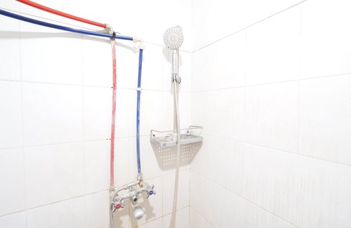 Bandung Hotel | OYO 93547 Metro Suites Apartment By Barbie Homestay