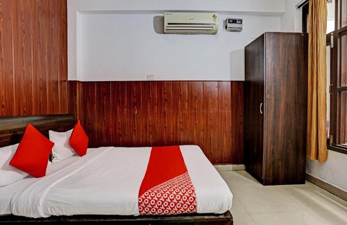 Jharsa Village Hotel | OYO Flagship Balaji Residency