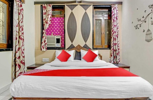 Neem Ka Thana Hotel | OYO Flagship Hotel Chandravanshi