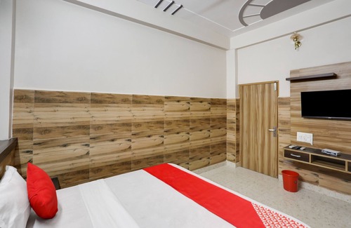 Etawah Hotel | OYO Flagship HOTEL PRATAP SINCE - 1978