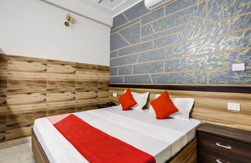 Etawah Hotel | OYO Flagship HOTEL PRATAP SINCE - 1978