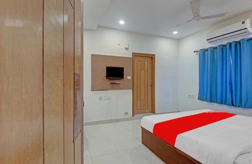 Hyderabad Hotel | OYO Flagship Star Inn Near Durgam Cheruvu