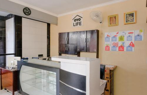 Dinoyo Hotel | OYO Life 2744 Guest House Qudsi
