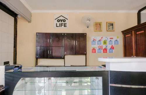 Dinoyo Hotel | OYO Life 2744 Guest House Qudsi