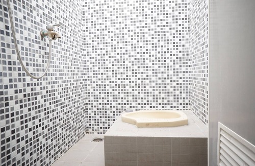 Lumajang Hotel | OYO Life 93045 Kost Putra Bu Ketut