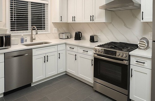 Sharp Park House | Pacifica Beach 3Bedroom Coastal Retreat near SF/SFO free parking