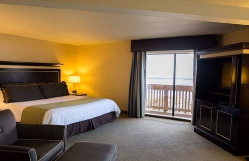 Rockaway Beach Hotel | Pacifica Lighthouse Hotel Trademark Collection by Wyndham