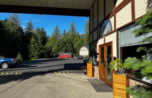 Packwood Hotel | Packwood Lodge & Cabins