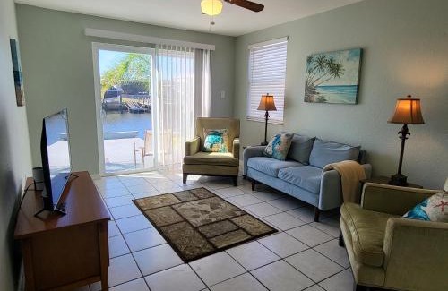 Port Richey Apartment | Paddle in the sunset with Manatee