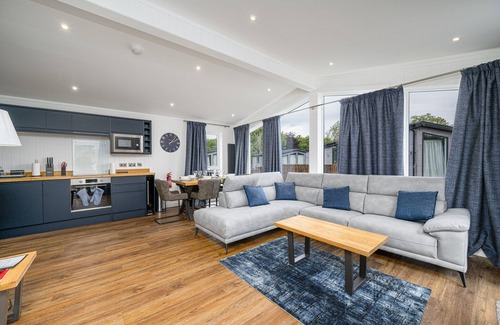 Perth Cottage | Paddock Lodges| Deluxe 3 Bed(Accessible) Chalet