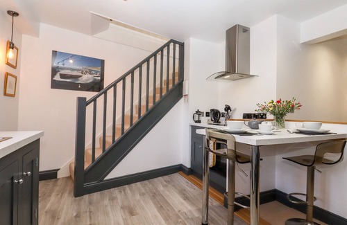 East Farleigh Cottage | PADDOCK VIEW, romantic, with a garden in Maidstone