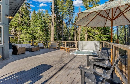 Tahoe City House | Paige Meadows Hideaway with Hot Tub