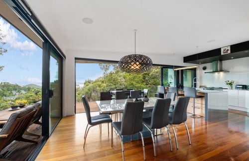 Paihia House | Paihia Home, Sea Views with Pool