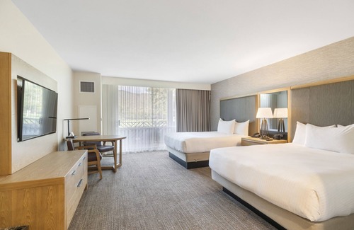Fallbrook Hotel | Pala Mesa Golf Resort
