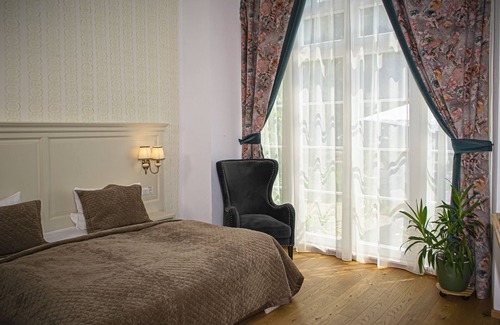 Avrig Hotel | Palatul Brukenthal Avrig