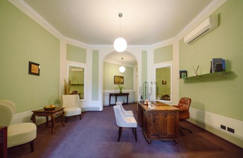 Lucca Historical Center Bed & Breakfast | Palazzo Froussard B&B and Living