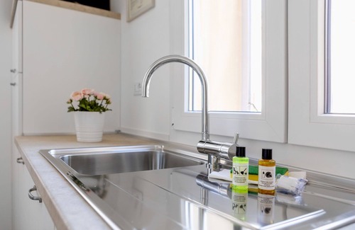 San Donato-San Vitale Apartment | Palazzo Pedretti 101, Cozy Apt Close To Centre By Halldis