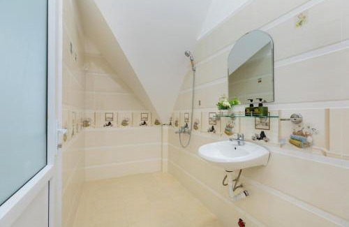 Da Lat Villa | Palm 14 DaLat - In Nam Ho Resort