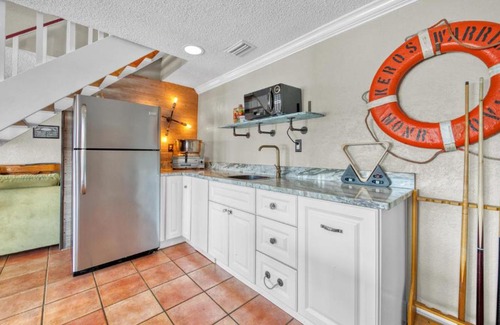 Holiday Isle House | Palm Breeze - Is a 4BR with Private Pool and Boat Dock in Destin