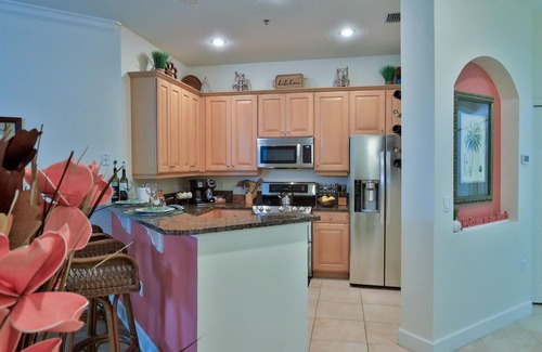 Palm Coast Condo | Palm Coast, FL 2BD/2BR Beach Villa - walk to the Ocean! Free Parking!