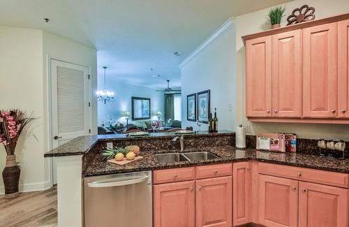 Palm Coast Condo | Palm Coast, FL 2BD/2BR Beach Villa - walk to the Ocean! Free Parking!