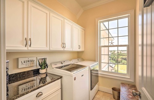 Palm Coast Cottage | Palm Coast Oasis w/Pool: Steps to Cinnamon Beach!