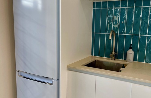 Clifton Beach House | Palm Cove 2 bedroom new built with large heated spa