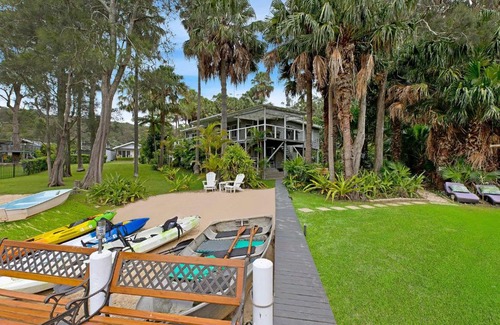 Umina Beach Apartment | Palm Cove Retreat Upstairs Apartment