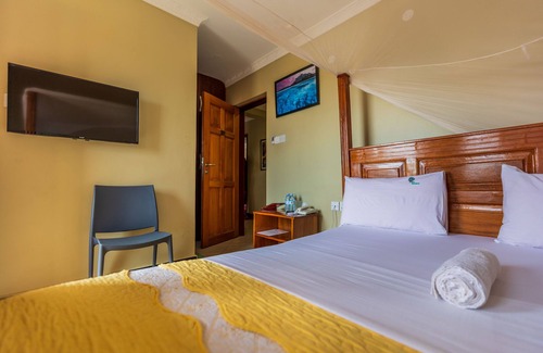 Kampala House | Palm Gardens and Guest House