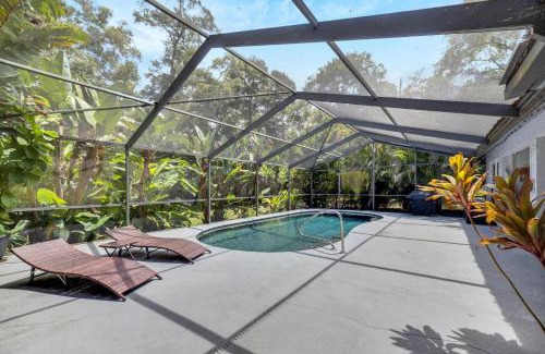 Allen's Ridge House | Palm Harbor Estate w/Pool & Fruit Trees on Acre