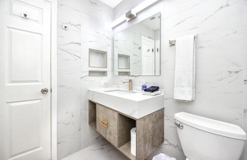 Pipers Meadow House | Palm Harbor Paradise - Spacious Home In Quiet Neighborhood with Heated Pool, Billiard Room, Hot Tub