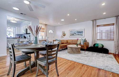 Tree Section House | Palm Haven: A Tranquil Beach Community Escape