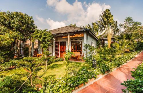 Ong Lang Resort | Palm Hills Resort