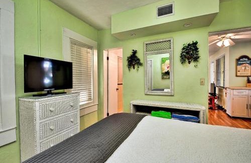 Clearwater Beach Apartment | Palm Place 2 - Coconut Palm Beach getaway 623