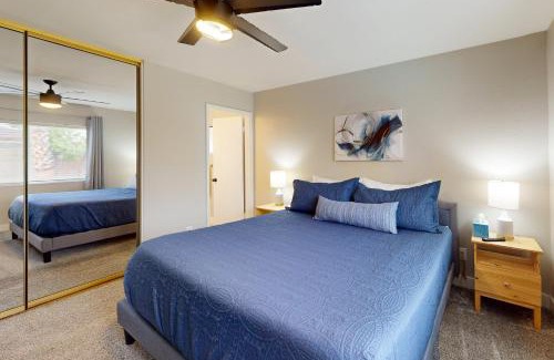 Dobson Ranch House | Palm Reflection