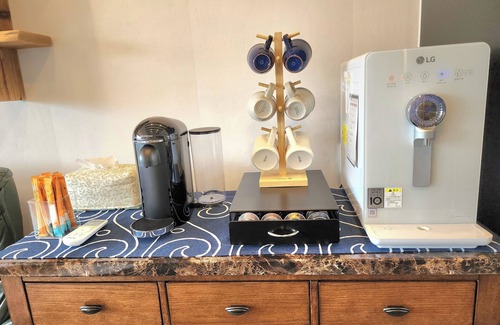 Seogwipo City House | Palm Tree Villa. 외돌개, 올레시장,천지연폭포 인접