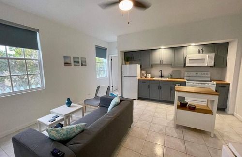 Cockburn Town House | Palmeira-Three Units side by side