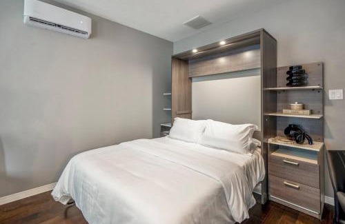South Central Houston Apartment | Palmer Hotel Suite Retreat in the Heart of Houston