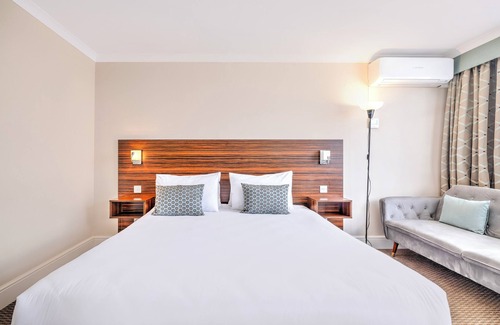 Emerson Park Hotel | Palms Hotel & Retreat By Palette London Romford