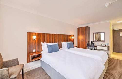 Emerson Park Hotel | Palms Hotel & Retreat By Palette London Romford