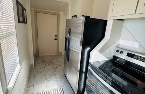 Cherry Street Apartment | Pamela - Private, gated