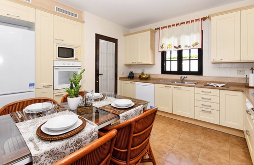 Playa del Cable Ski Chalet | Pamipa, relax y confort en Playa La Concha