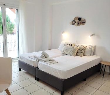 Agios Sostis Apartment | Panagiotis Studios 2