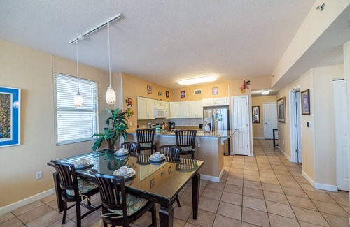 Panama City Beach Condo | Panama Dreamin Shores PCB-Beachfront Wraparound-3BD/3BA~Sleeps 10-Reserved Parking!