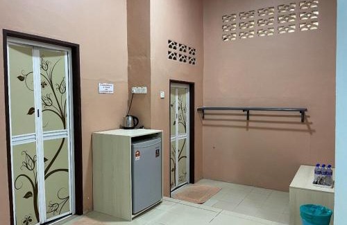 Kampung Penarik Resort | Pandan Laut Beach Resort