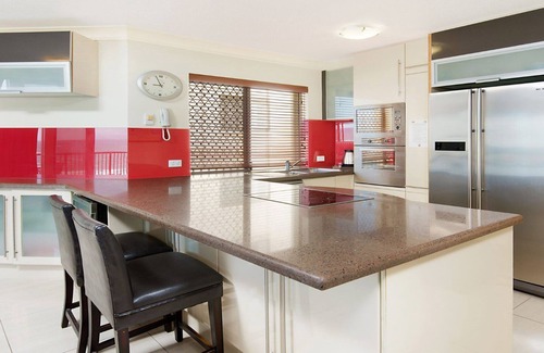 Kings Beach Apartment | Pandanus Shores Unit 9 Kings Beach QLD