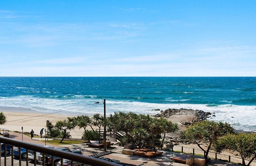 Kings Beach Apartment | Pandanus Shores Unit 9 Kings Beach QLD