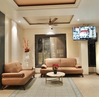 Sangole Hotel | Pandharipuram Palace